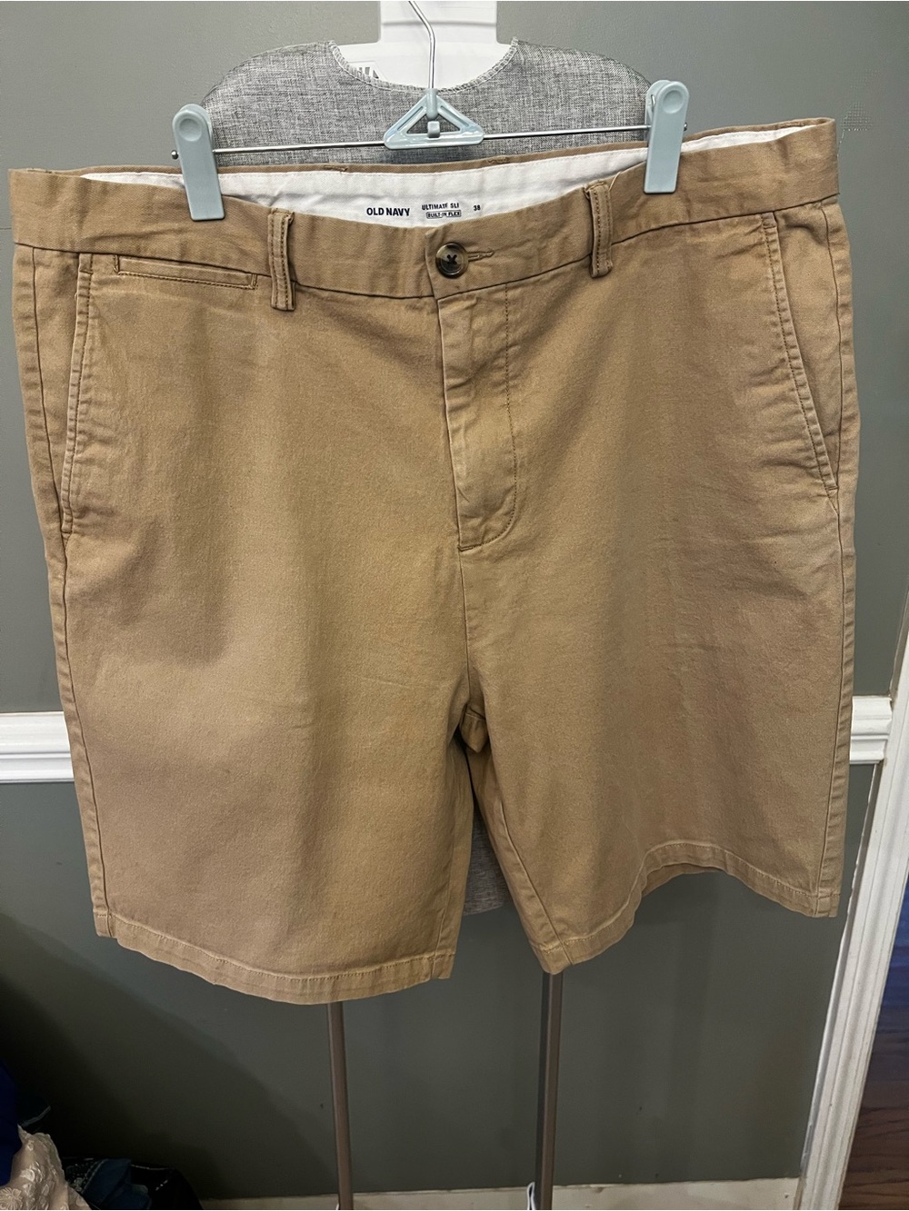 Old Navy men’s size 38” shorts